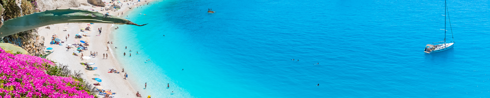 Paysage avec la plage de Porto Katsiki sur la mer Ionienne, île de Lefkada, Grèce